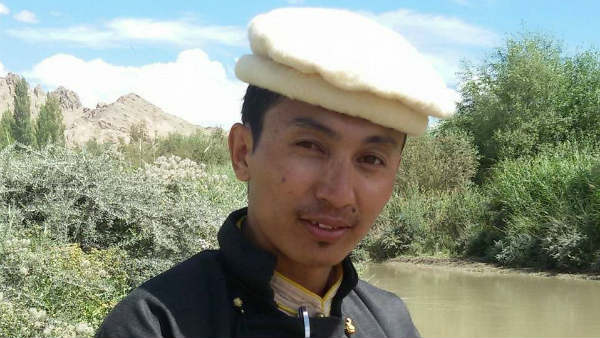 टूरिस्ट गाइड रह चुके हैं सांसद नामग्याल