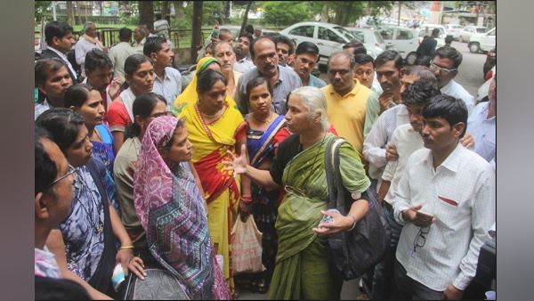 गुजरात सरकार नर्मदा जलाशय को 139 मीटर भरने पर आमादा