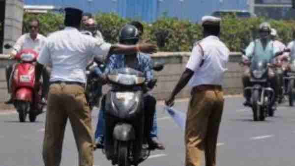 biker slap traffic constable biker slap traffic constable
