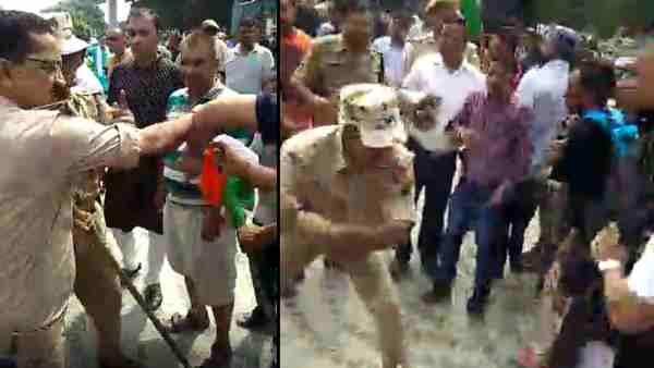 बच्चे चीखते रहे, पुलिसवाले नहीं पसीजे