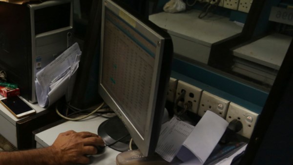 पाकिस्तान का शेयर बाजार करीब 600 अंक लुढ़का