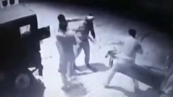 Two police men fight with each other allegedly over a bribe, in Prayagraj Two police men fight with each other allegedly over a bribe, in Prayagraj