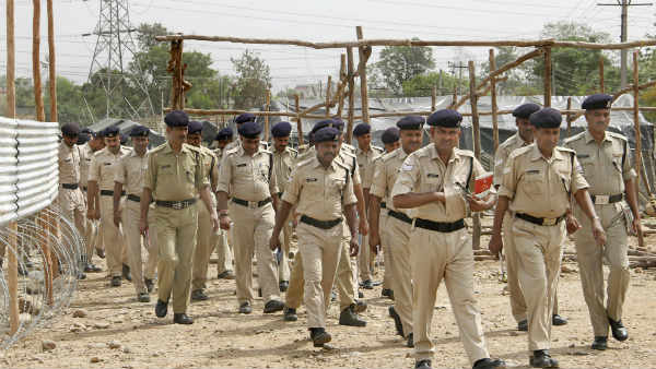 राजनीतिक दबाव पर बड़ा खुलासा