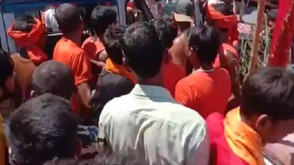 kanwadiya tractor and bolero collides on highway kanwadiya tractor and bolero collides on highway