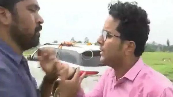 FIR against Priyanka Gandhi Aide for Threatening Journalist during Her Sonbhadra Visit FIR against Priyanka Gandhi Aide for Threatening Journalist during Her Sonbhadra Visit