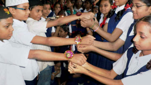 राखी बनाने में लगने वाली वस्तुएं इस प्रकार हैं...