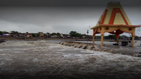 राजकोट के कई इलाके जलमग्न हुए
