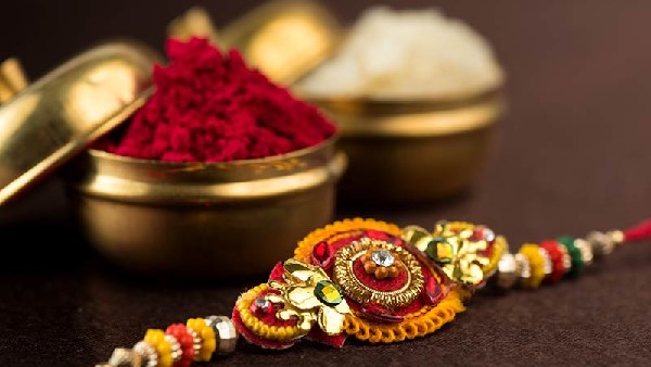 विदेश से भी भेजे जा रहे हैं पत्र और राखी