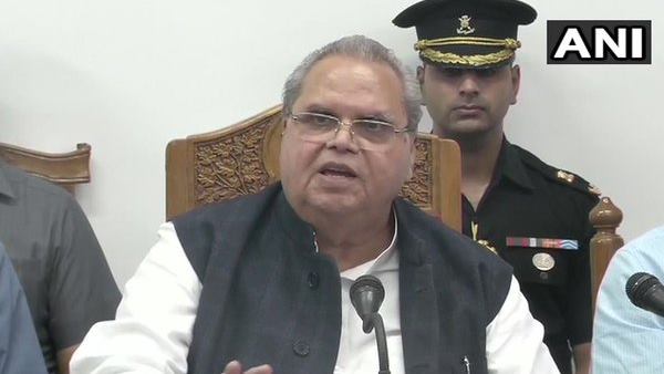 Satya Pal Malik says Congress is a sympathiser of Article 370, people will beat them with shoes Satya Pal Malik says Congress is a sympathiser of Article 370, people will beat them with shoes