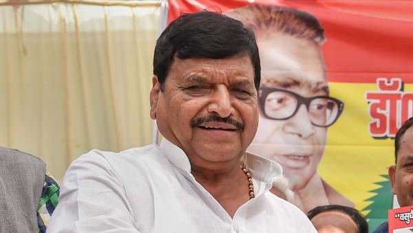 'संघ के हाथ में भगवा लेकिन...'