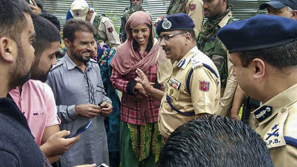 घाटी के लोगों को विश्वास में लेने की कोशिश