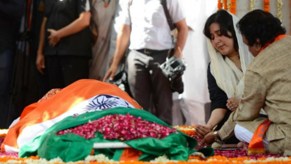 बेटी बांसुरी ने पूरे किए सारे संस्कार...