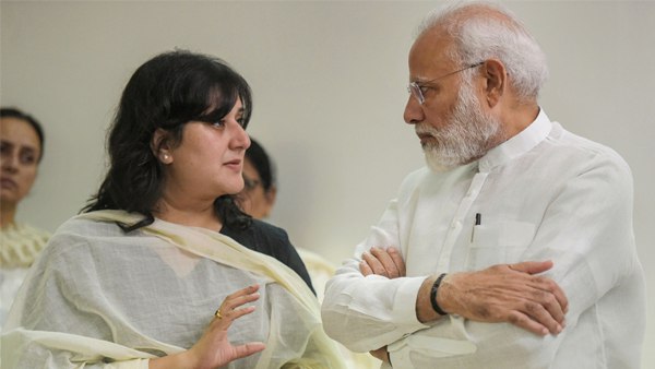 क्या करती हैं बांसुरी