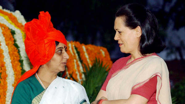 sushma-swaraj-sonia-100.jpg sushma-swaraj-sonia-100.jpg