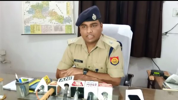 accident in agra today, 4 killed by truck at highway accident in agra today, 4 killed by truck at highway