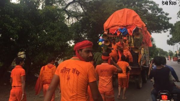 accident in agra today, 4 killed by truck at highway accident in agra today, 4 killed by truck at highway
