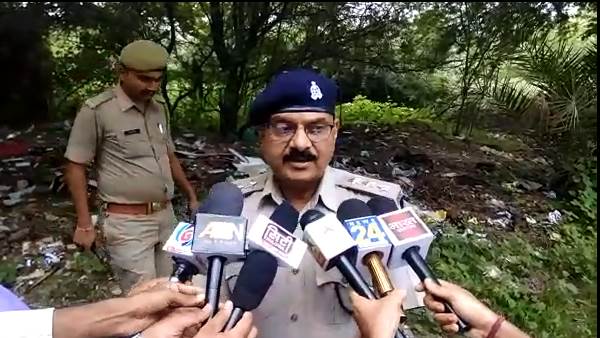 UP Police arrested a shooter, who killed a woman in lalkurti UP Police arrested a shooter, who killed a woman in lalkurti
