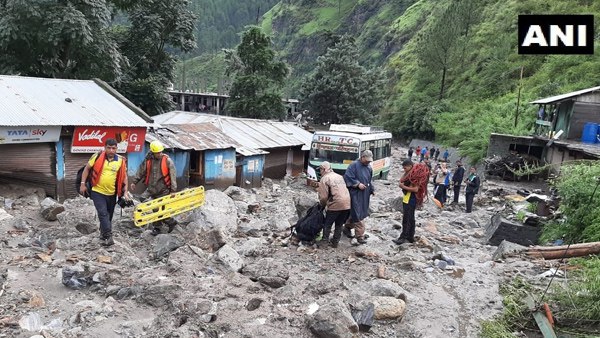 उत्तराखंड: उत्तरकाशी में बादल फटने से 17 लोगों की मौत, कई घर जमींदोज, 22 लापता उत्तराखंड: उत्तरकाशी में बादल फटने से 17 लोगों की मौत, कई घर जमींदोज, 22 लापता