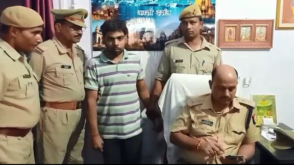 पुलिस ने जब्त किया फोन