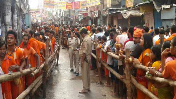 केसरिया रंग मे रंगी काशी