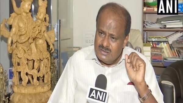 Karnataka special Court issue summon to Former CM HD Kumaraswamy alleged illegal denotification case Karnataka special Court issue summon to Former CM HD Kumaraswamy alleged illegal denotification case