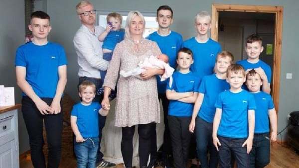 First mother in UK to have 10 boys in a row finally gives birth to baby girl First mother in UK to have 10 boys in a row finally gives birth to baby girl