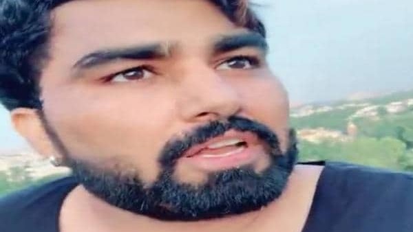 पत्नी पर लगाए आरोप