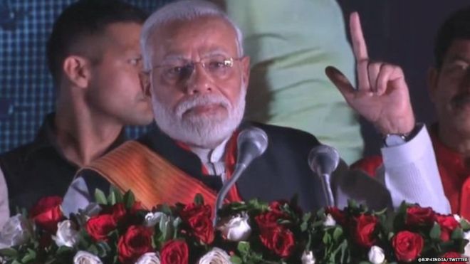 पालम एयरपोर्ट के बाहर प्रधानमंत्री नरेंद्र मोदी ने बीजेपी कार्यकर्ताओं को संबोधित किया पालम एयरपोर्ट के बाहर प्रधानमंत्री नरेंद्र मोदी ने बीजेपी कार्यकर्ताओं को संबोधित किया