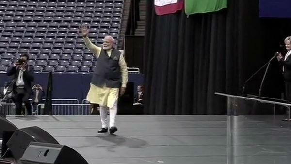 Howdy Modi: The Solgan in PM Modis program-Ram Lala Hum aayege Mandir wahi Banayege Howdy Modi: The Solgan in PM Modis program-Ram Lala Hum aayege Mandir wahi Banayege