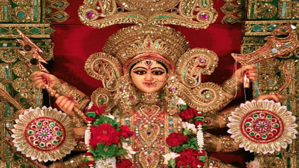 जय अम्बे गौरी, मैया जय श्यामा गौरी.....