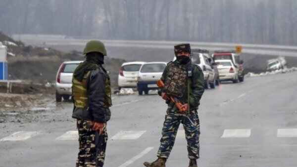 सरकार का कदम गलत
