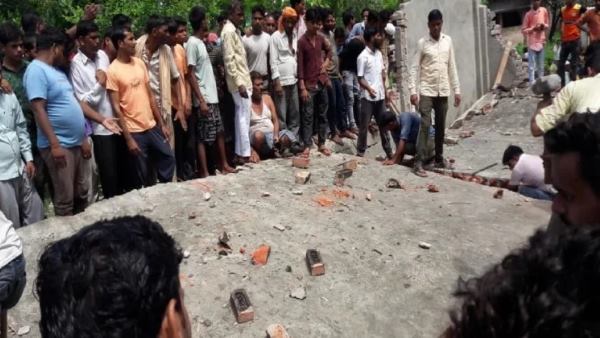 linter of under construction house collapse in bareilly many injured linter of under construction house collapse in bareilly many injured