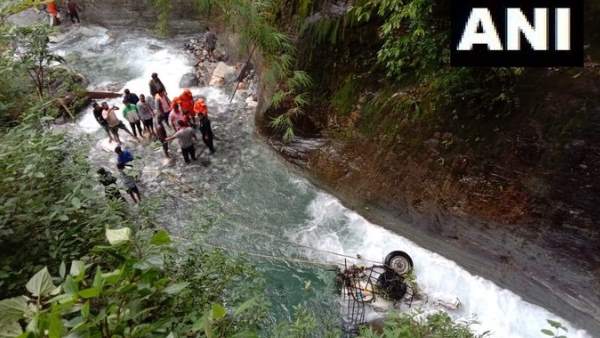 3 Dead and 1 missing After Vehicle Falls Into River in Chamoli Uttarakhand 3 Dead and 1 missing After Vehicle Falls Into River in Chamoli Uttarakhand
