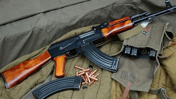 स्कूल से निकाल दिया गया था लड़की को