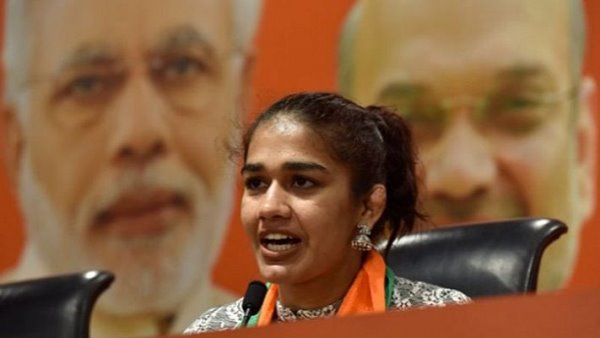 wrestler-babita-phogat-said-in-politics-too-i-will-motivate-women wrestler-babita-phogat-said-in-politics-too-i-will-motivate-women