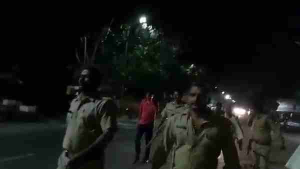पुलिस ने की रात भर गश्त