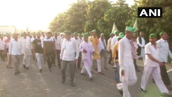 से मिलेगा किसानों का प्रतिनिधिमंडल से मिलेगा किसानों का प्रतिनिधिमंडल