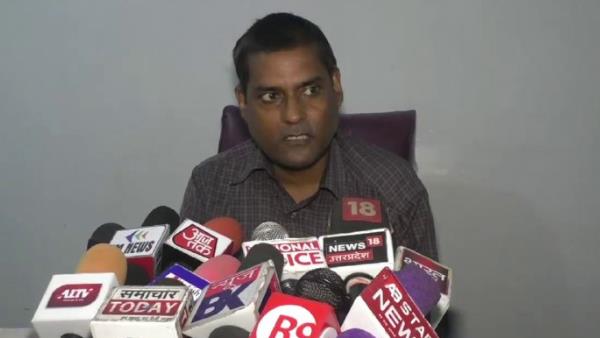 'कोर्ट के आदेश का पालन करेंगे'