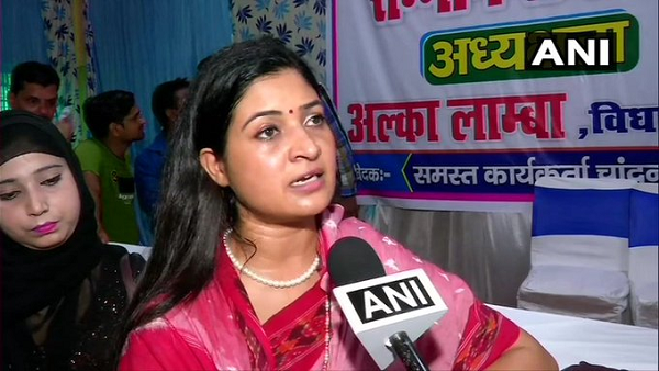 अलका लांबा ने छोड़ा आप का साथ