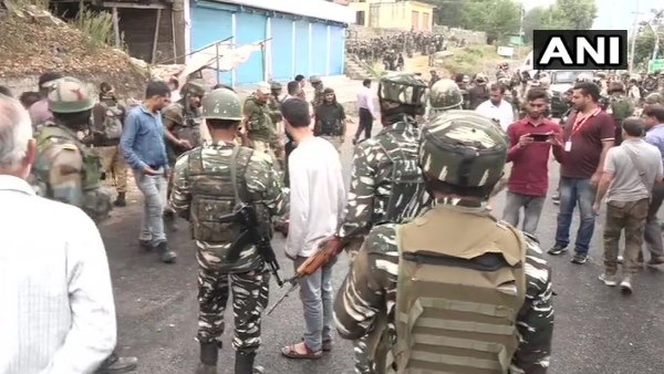 3 Terrorists Killed, 1 army personnel has lost his life, Hostage Rescued In Encounter In JKs Ramban 3 Terrorists Killed, 1 army personnel has lost his life, Hostage Rescued In Encounter In JKs Ramban