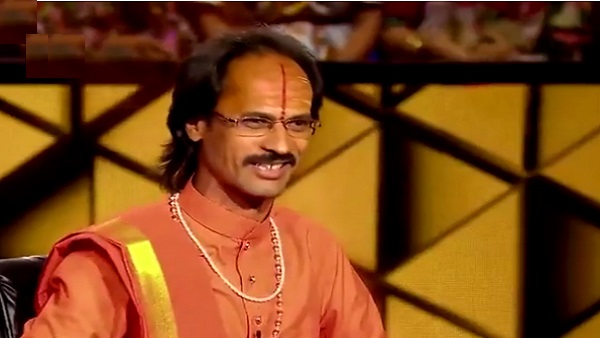 हॉट सीट पर एमपी के रहने वाले ज्योतिषाचार्य पहुंचे थे