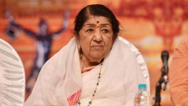 सावरकर के लिए पहले भी ट्वीट करती रही है लता