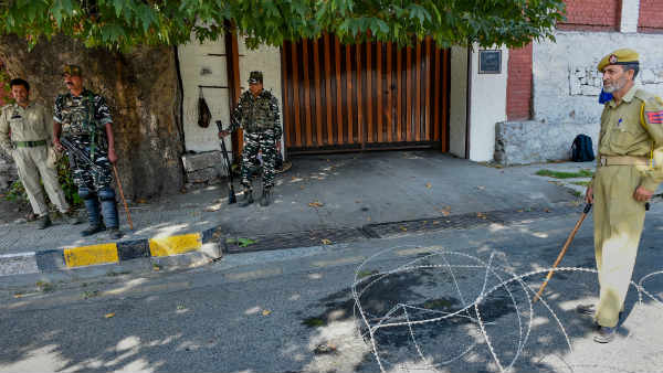 चार अगस्त से कैद पूर्व सीएम