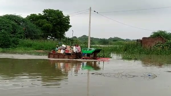 Flood in 49 Village Dholpur Due to Kota Chambal Barrage water release Flood in 49 Village Dholpur Due to Kota Chambal Barrage water release