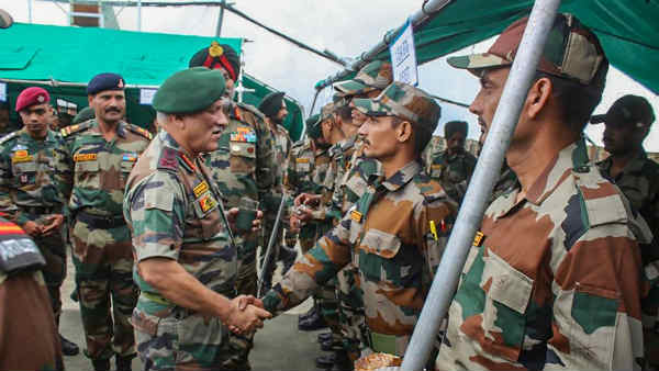 जनरल रावत ने किया प्रतिबंधों का बचाव