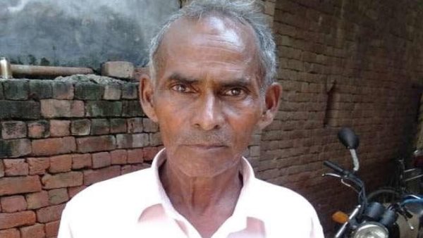 एजेंट नहीं दे रहा साढ़े चार लाख