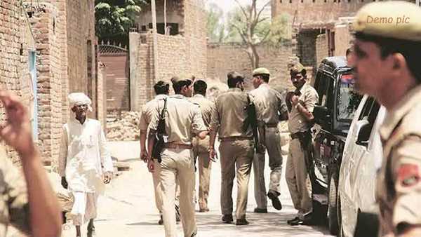 Seven people from one family stealing in many cities As servant Seven people from one family stealing in many cities As servant
