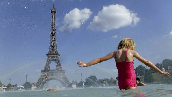 Summer Heat Waves in France, Nearly 1,500 deaths Summer Heat Waves in France, Nearly 1,500 deaths