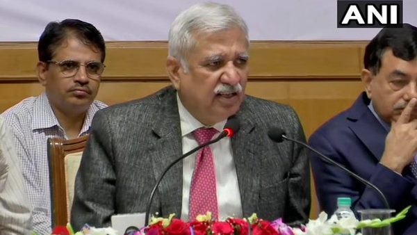 Chief Election Commissioner, Sunil Arora, Maharashtra Assembly elections 2019, Mumbai, ballot paper, evm, election, मुख्य चुनाव आयुक्त, सीईसी, सुनील अरोड़ा, चुनाव आयोग, ईवीएम, महाराष्ट्र Chief Election Commissioner, Sunil Arora, Maharashtra Assembly elections 2019, Mumbai, ballot paper, evm, election, मुख्य चुनाव आयुक्त, सीईसी, सुनील अरोड़ा, चुनाव आयोग, ईवीएम, महाराष्ट्र
