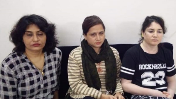 घर पर बोली-नौकरी लगने वाली है मिठाई तैयार रखो